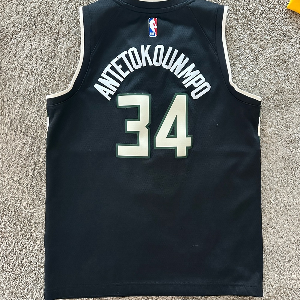 Bucks Jersey! Like New! Black size youth M